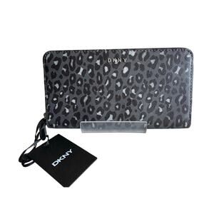 Brand New DKNY Black VELA Animal Print  Medium  Zip Around Wallet Msrp $98